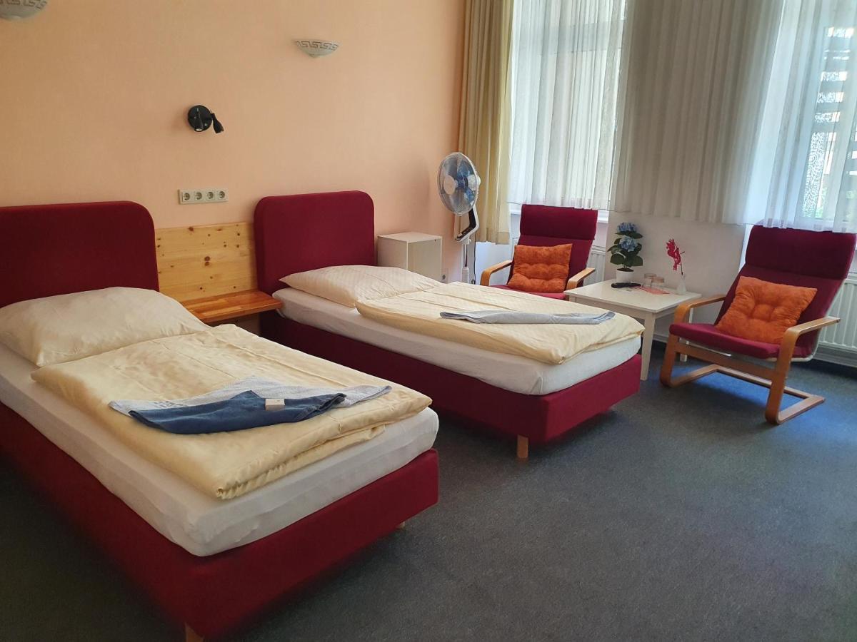 Pension Zum Lichtenberger Berlin Extérieur photo